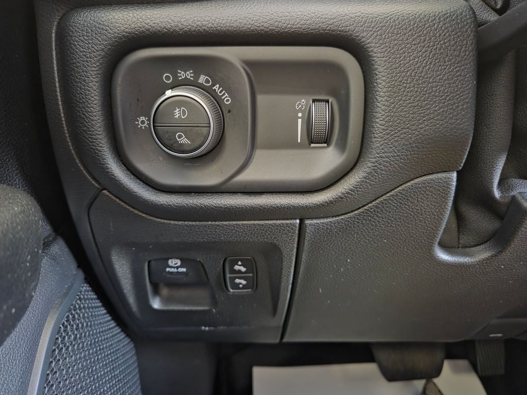 2020 RAM 1500 Big Horn/Lone Star Night Edition