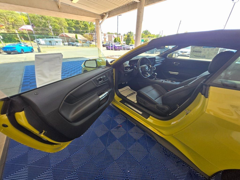 2025 Ford Mustang EcoBoost Premium