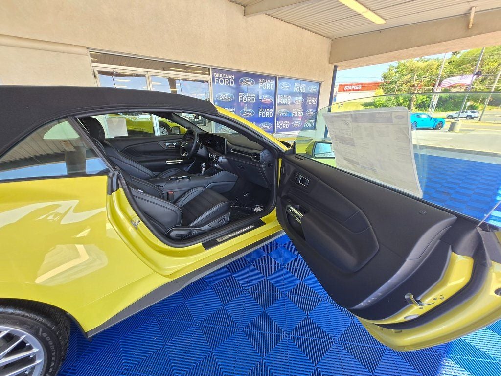 2025 Ford Mustang EcoBoost Premium