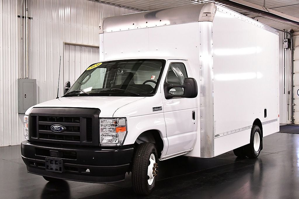 2024 Ford E-450SD Base