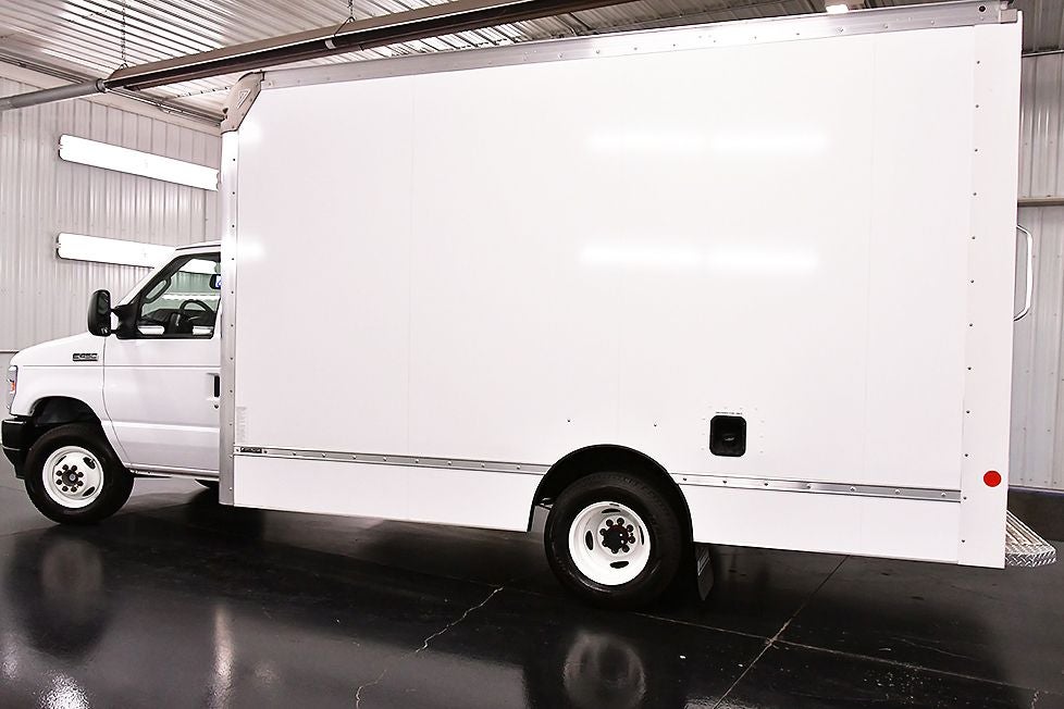 2024 Ford E-450SD Base