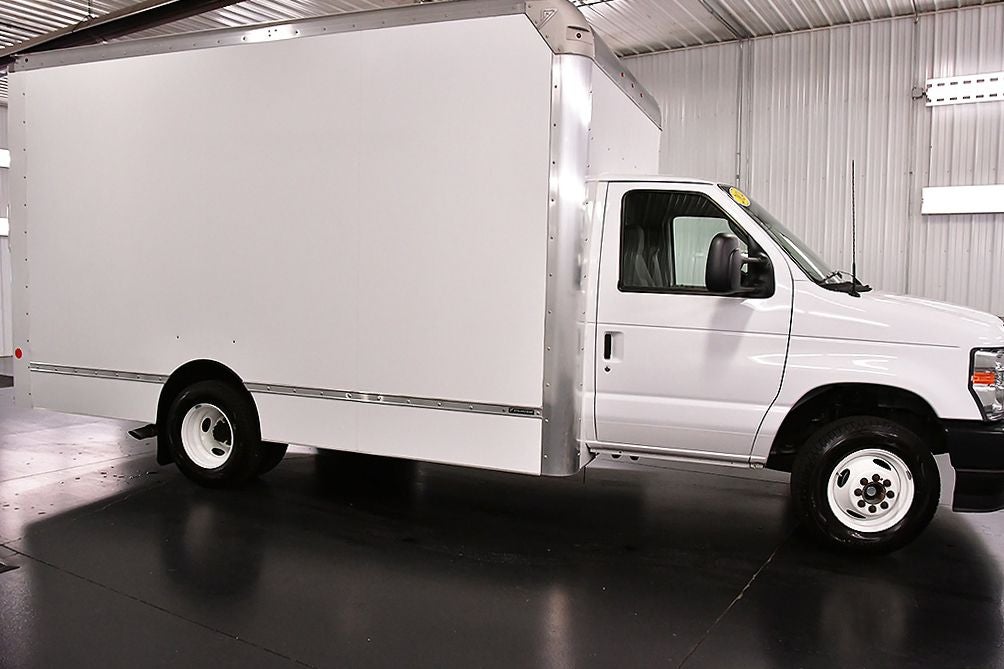 2024 Ford E-450SD Base