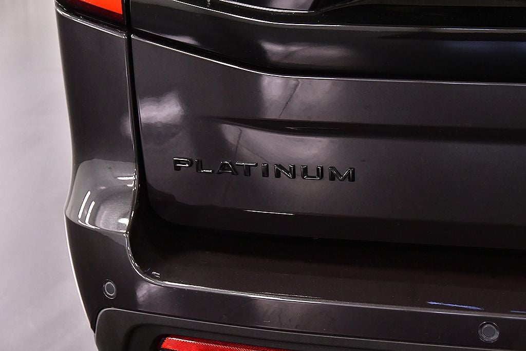 2025 Ford Expedition Platinum Stealth