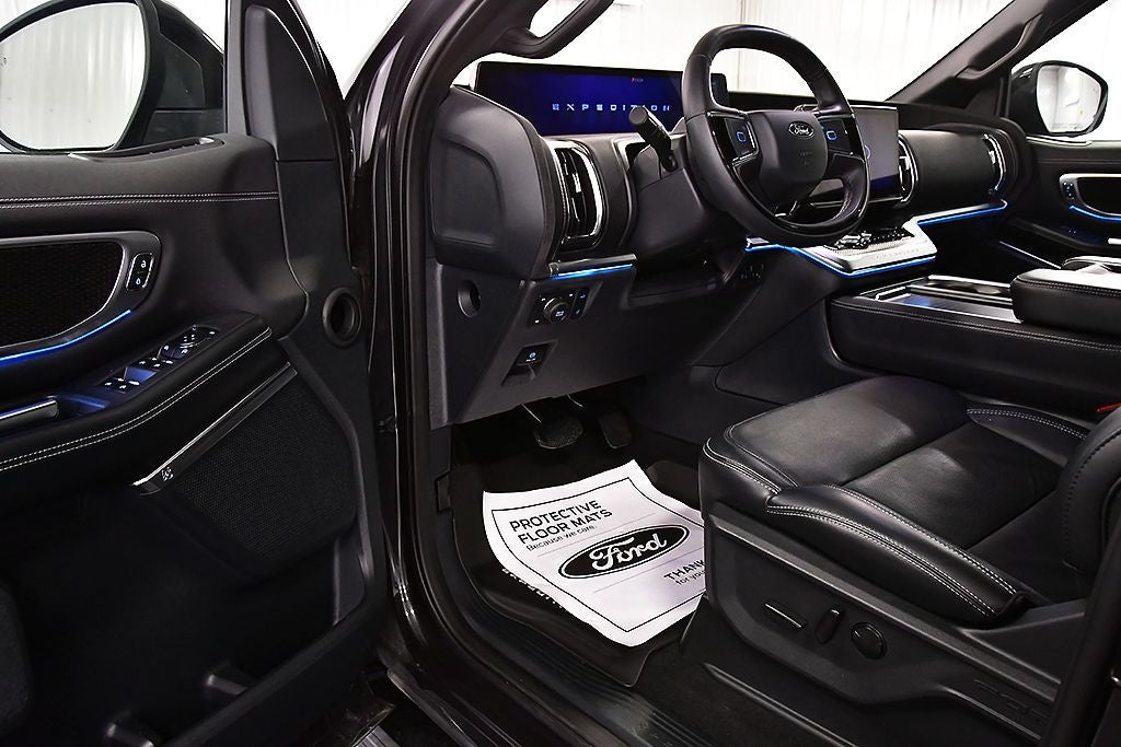 2025 Ford Expedition Platinum Stealth