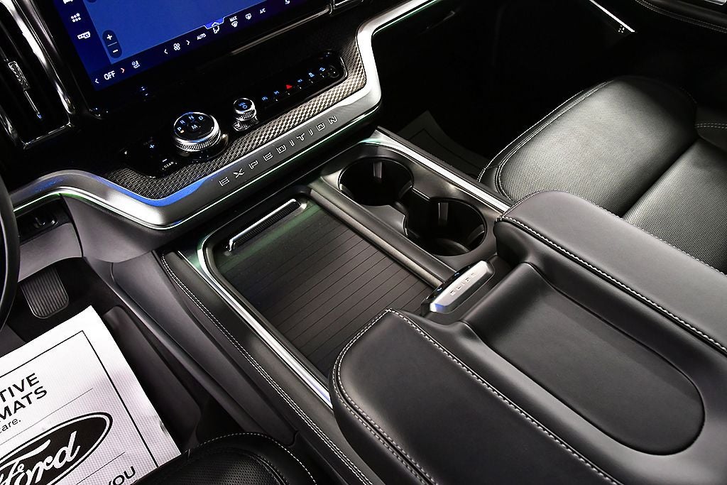 2025 Ford Expedition Platinum Stealth