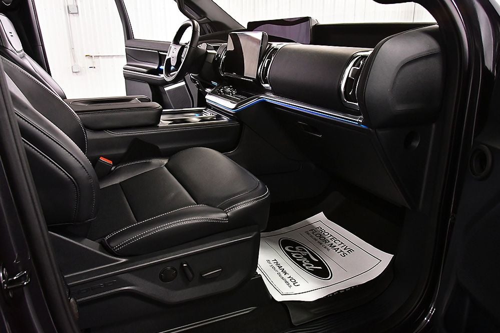 2025 Ford Expedition Platinum Stealth