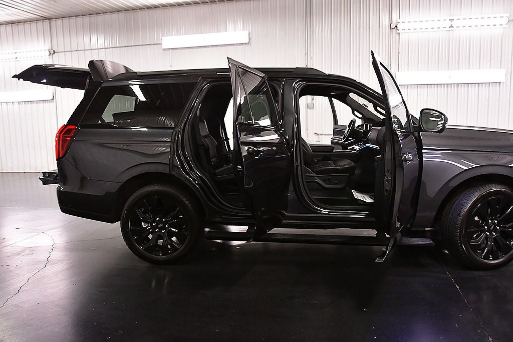 2025 Ford Expedition Platinum Stealth