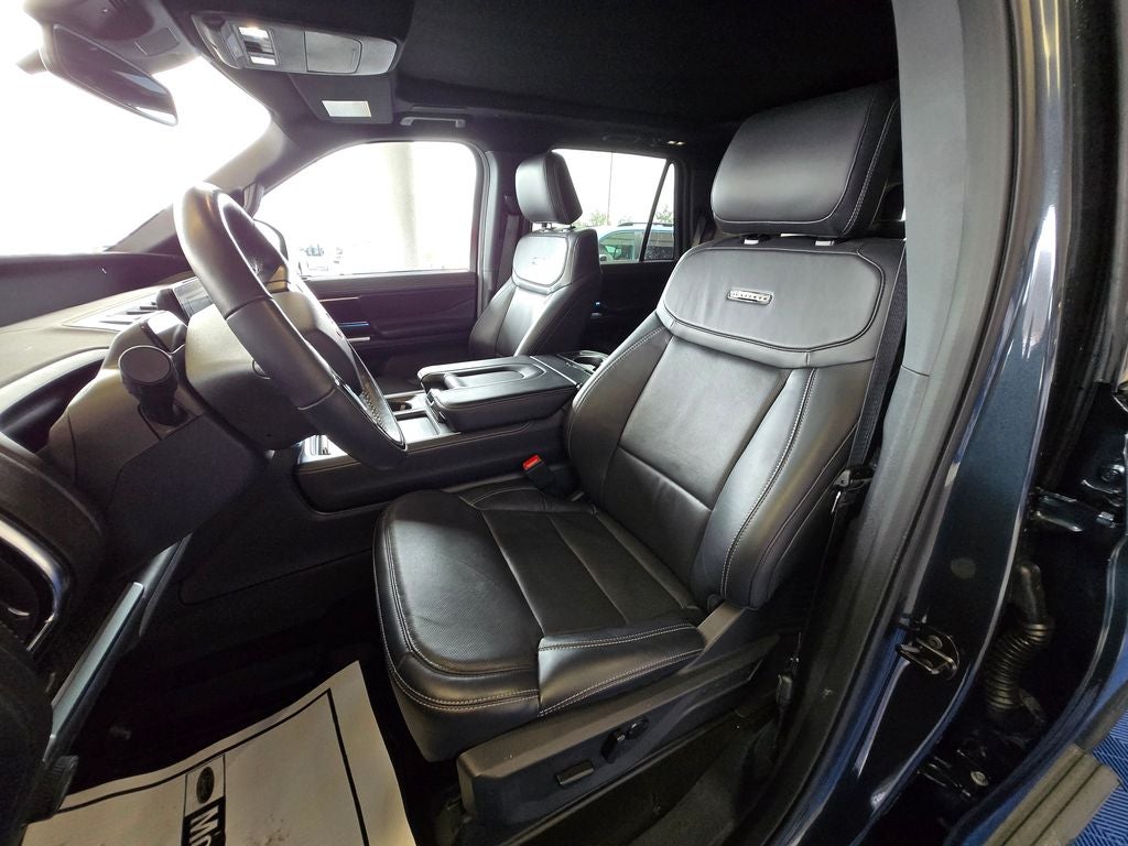 2025 Ford Expedition Platinum Stealth