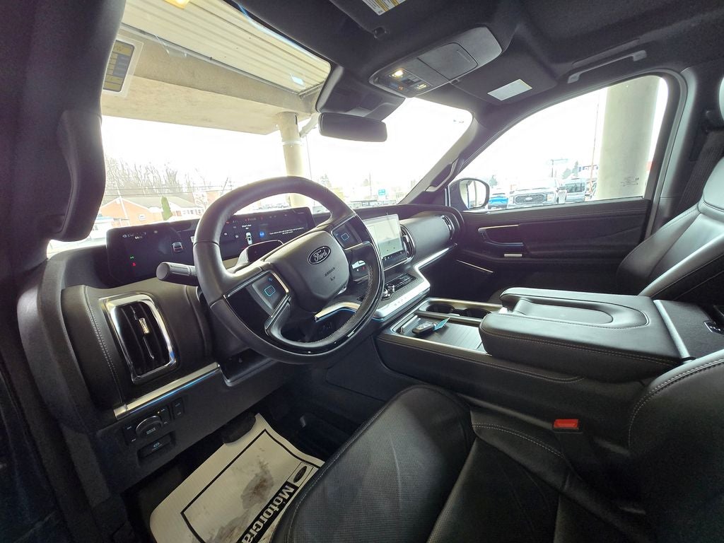 2025 Ford Expedition Platinum Stealth