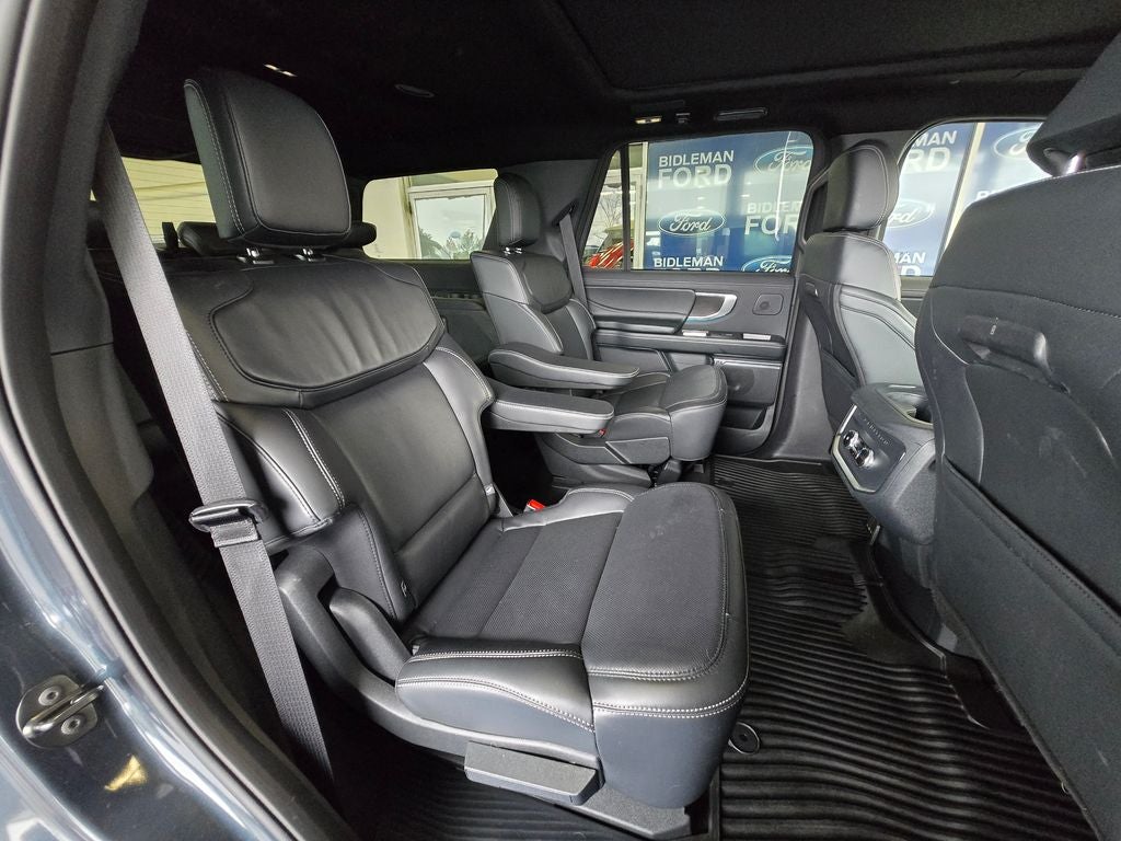 2025 Ford Expedition Platinum Stealth