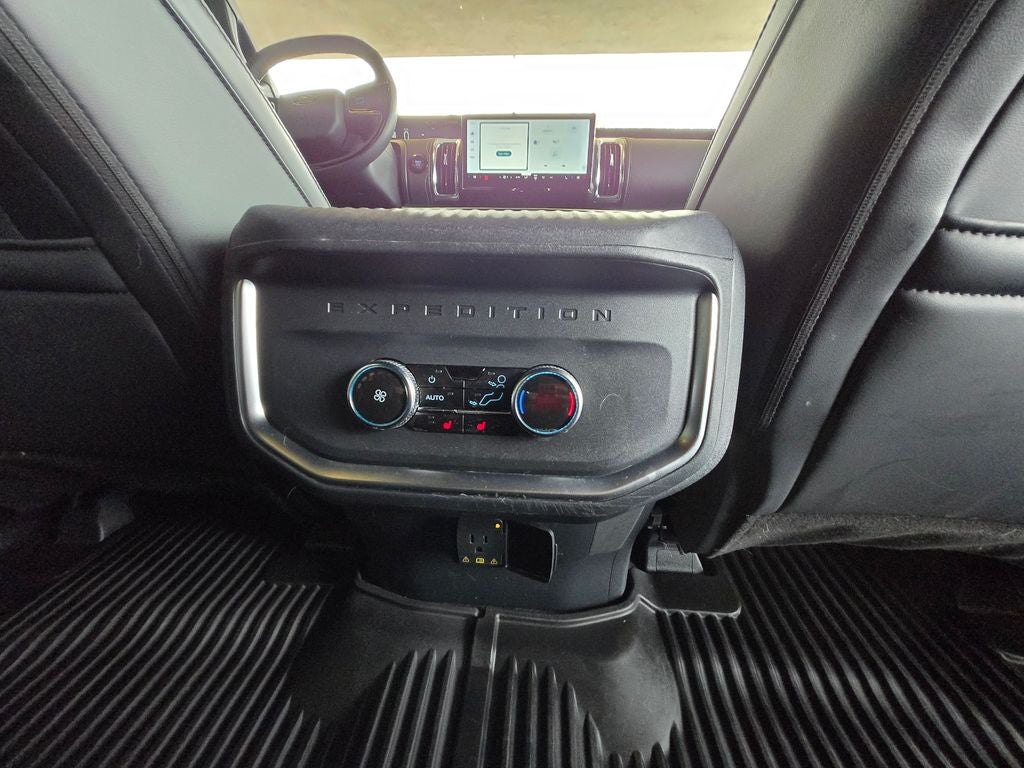 2025 Ford Expedition Platinum Stealth