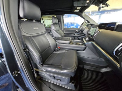 2025 Ford Expedition Platinum Stealth