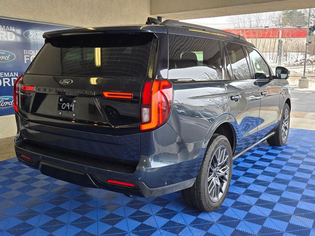 2025 Ford Expedition Platinum Stealth
