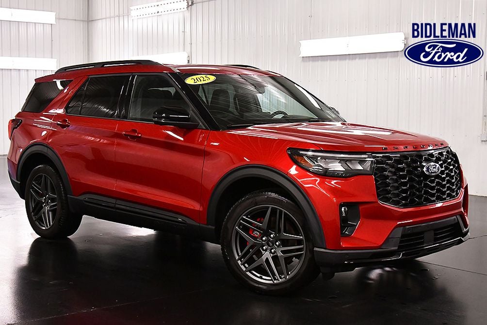 2025 Ford Explorer ST-Line