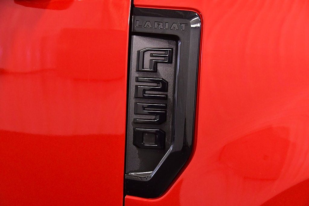 2022 Ford F-250SD Lariat Sport 8' Box