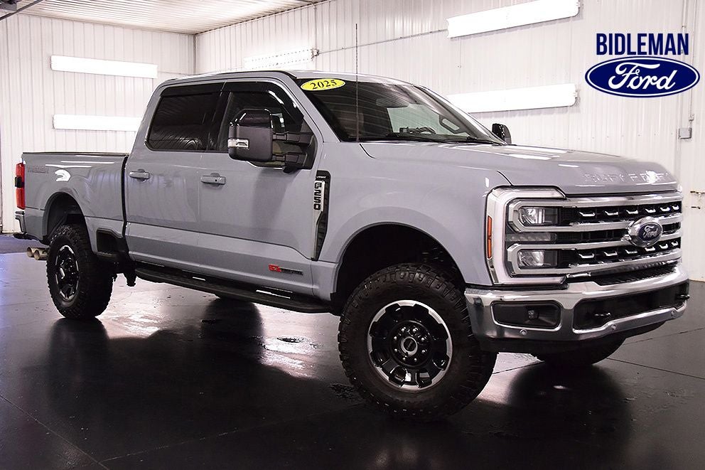 2025 Ford F-250SD Lariat Tremor Off-Road 6-3/4' Box