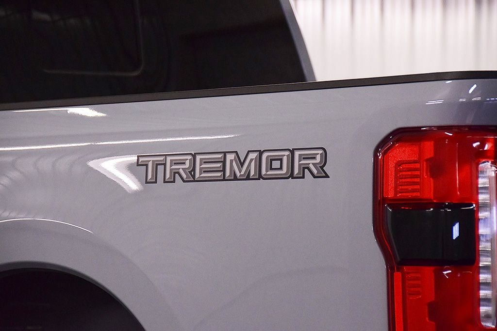 2025 Ford F-250SD Lariat Tremor Off-Road 6-3/4' Box