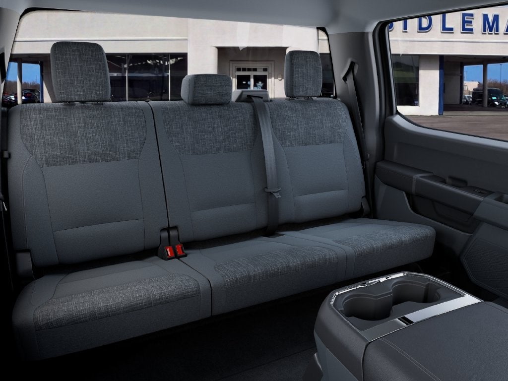 2027 Ford F-250SD XLT 6-3/4' Box