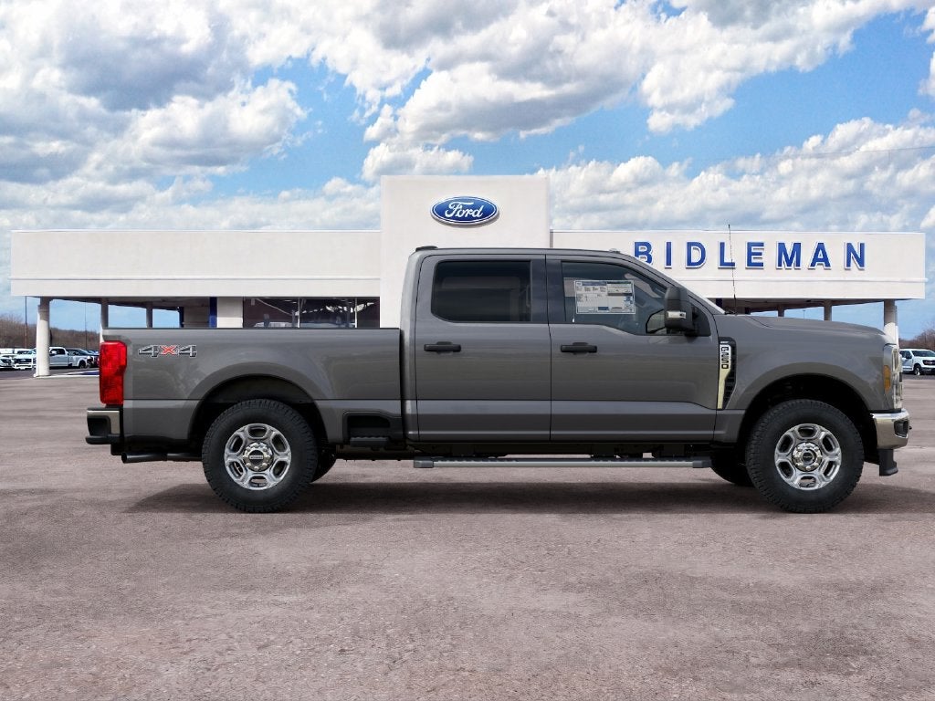 2027 Ford F-250SD XLT 6-3/4' Box