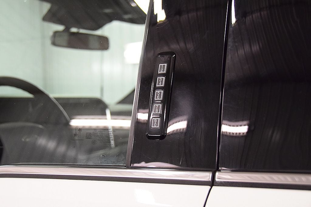 2024 Ford F-350SD Platinum Tremor Off-Road 6-3/4' Box