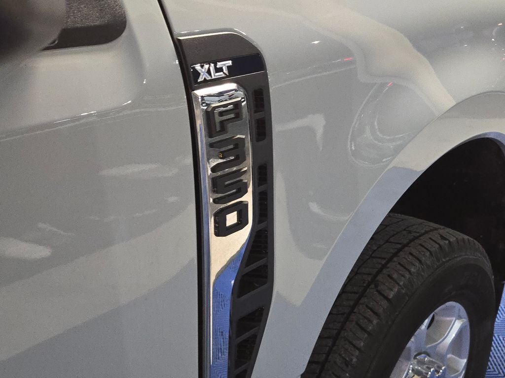 2025 Ford F-350SD XLT 6-3/4' Box