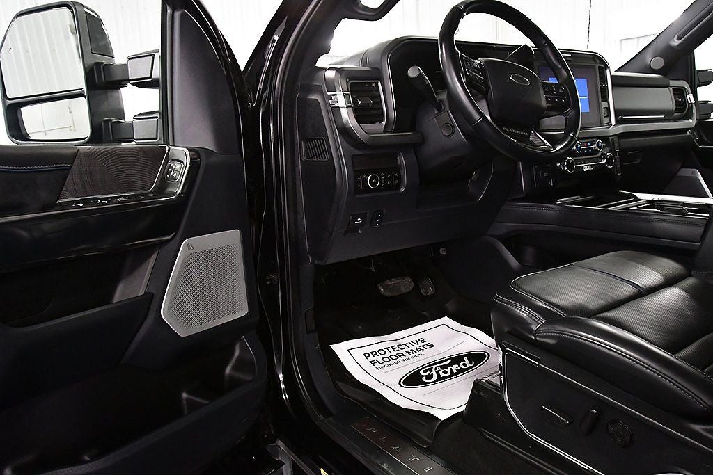 2025 Ford F-450SD Platinum DRW 8' Box