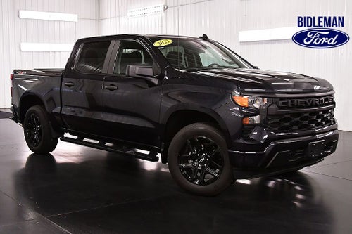 2022 Chevrolet Silverado 1500 Custom Dark Essentials