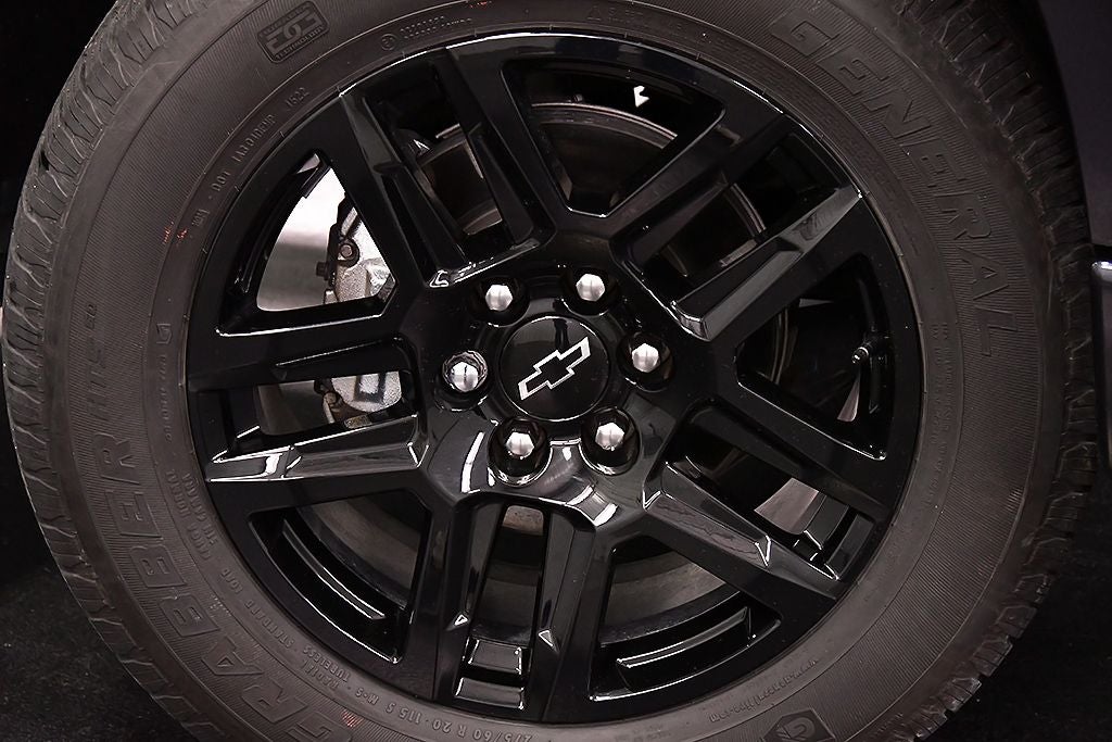 2022 Chevrolet Silverado 1500 Custom Dark Essentials