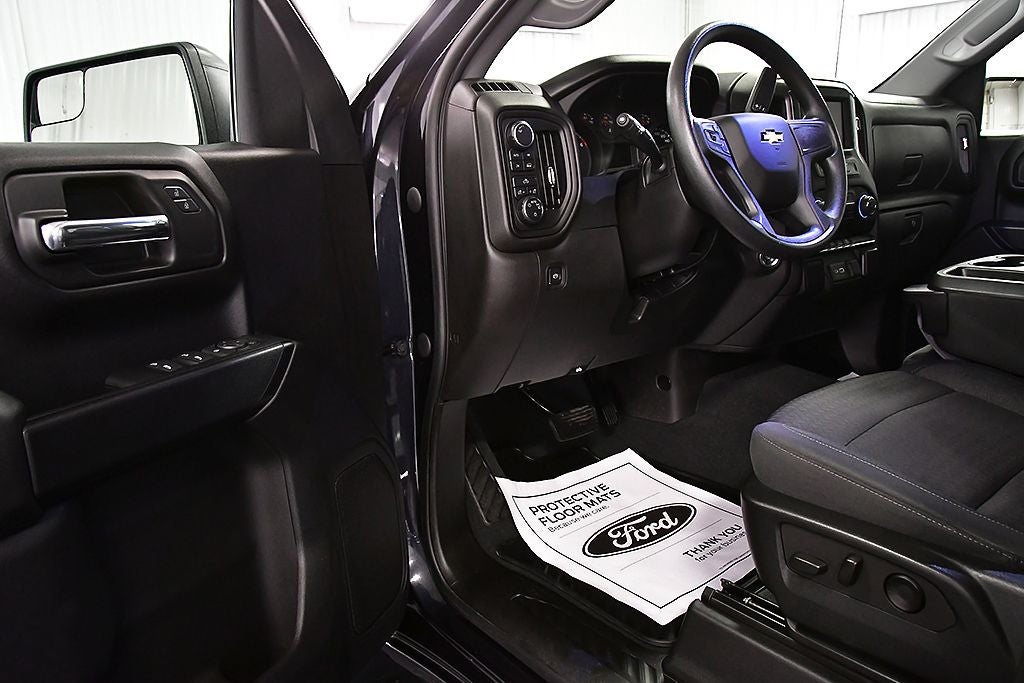 2022 Chevrolet Silverado 1500 Custom Dark Essentials