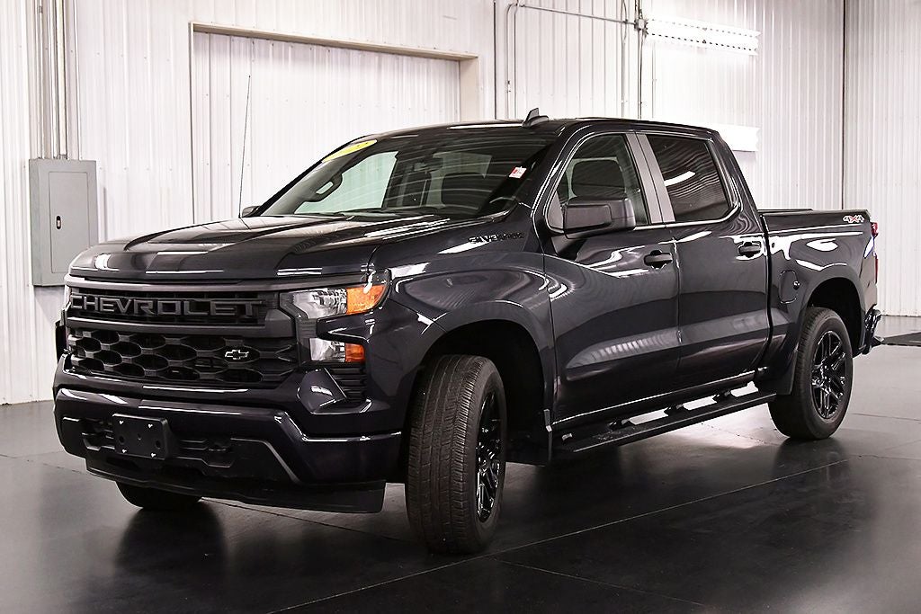 2022 Chevrolet Silverado 1500 Custom Dark Essentials