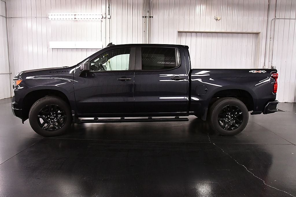 2022 Chevrolet Silverado 1500 Custom Dark Essentials