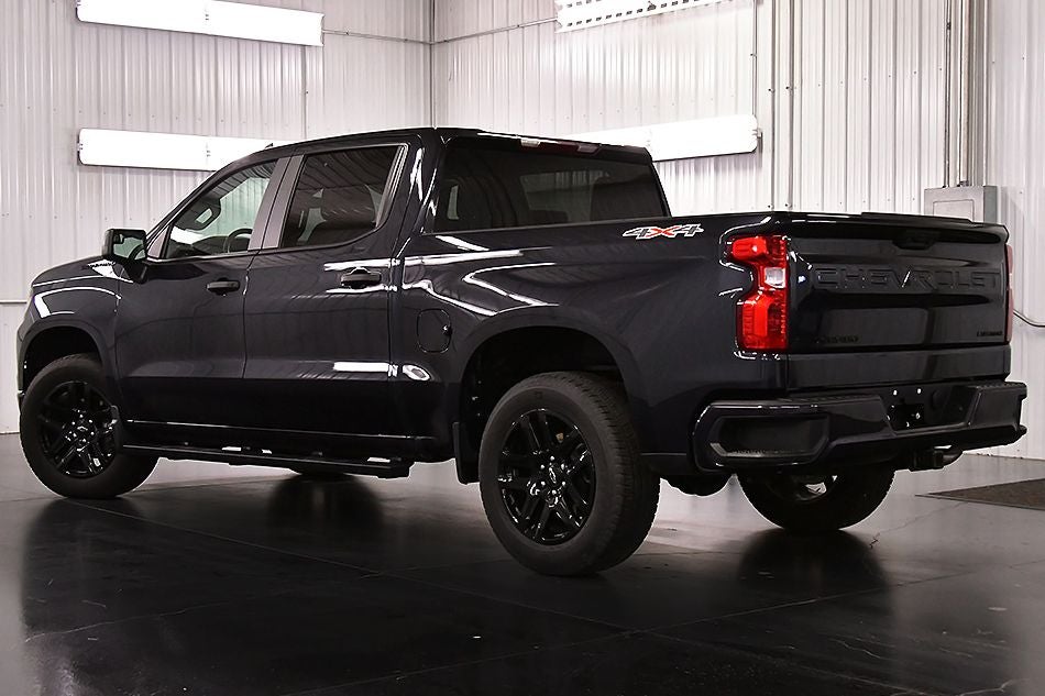 2022 Chevrolet Silverado 1500 Custom Dark Essentials