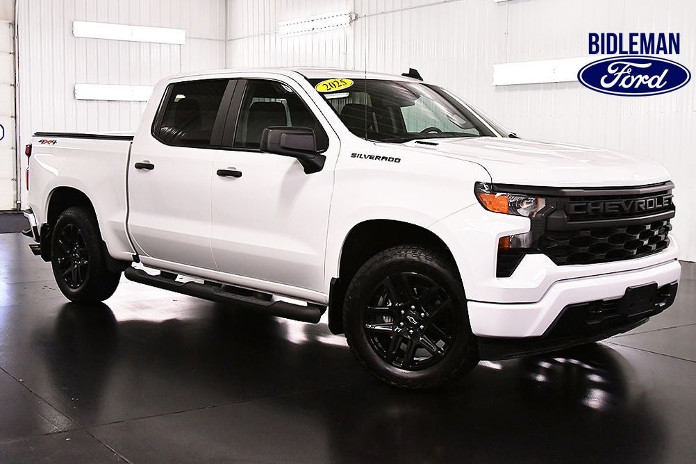 2025 Chevrolet Silverado 1500 Custom Dark Essentials