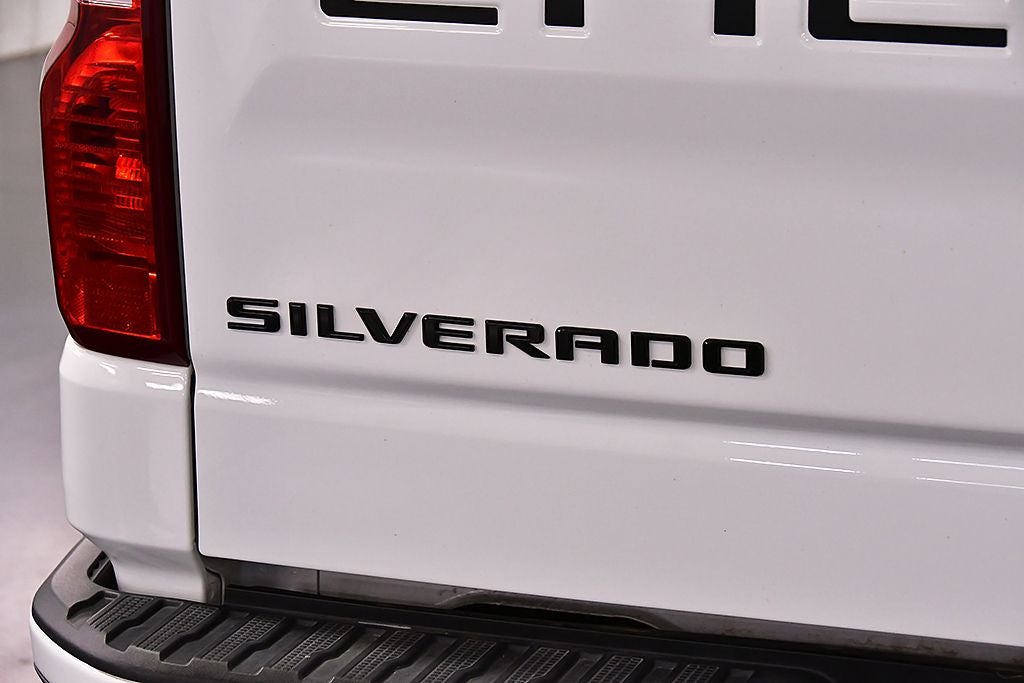 2025 Chevrolet Silverado 1500 Custom Dark Essentials