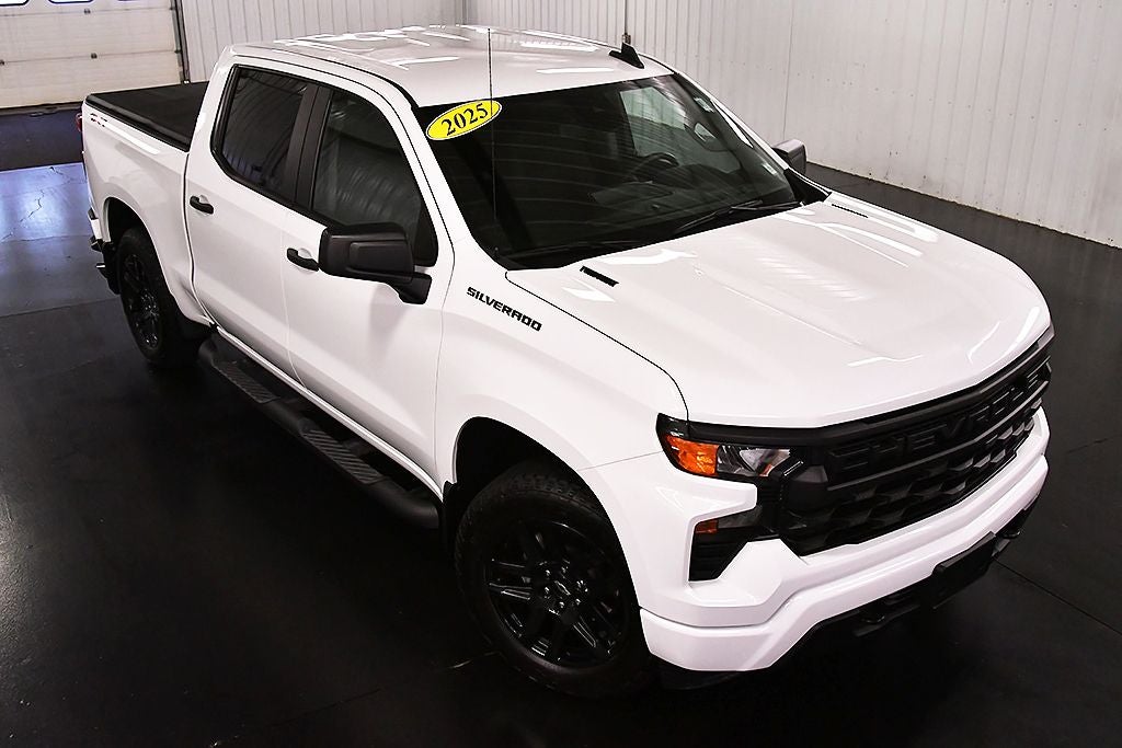 2025 Chevrolet Silverado 1500 Custom Dark Essentials