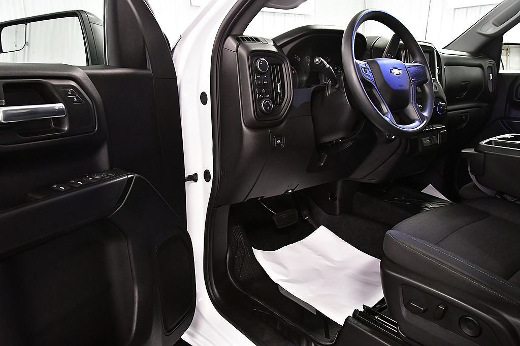 2025 Chevrolet Silverado 1500 Custom Dark Essentials