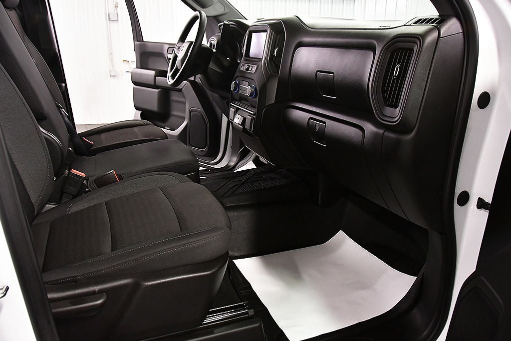 2025 Chevrolet Silverado 1500 Custom Dark Essentials