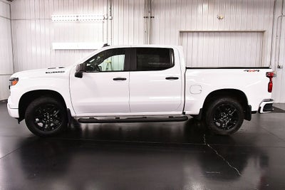 2025 Chevrolet Silverado 1500 Custom Dark Essentials