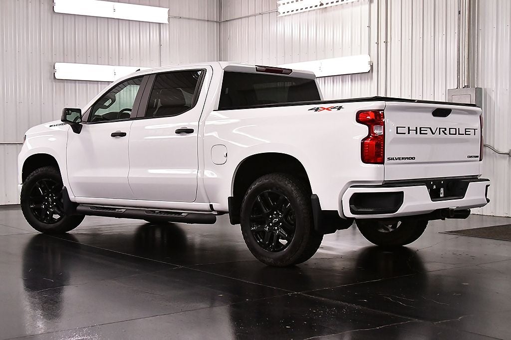 2025 Chevrolet Silverado 1500 Custom Dark Essentials