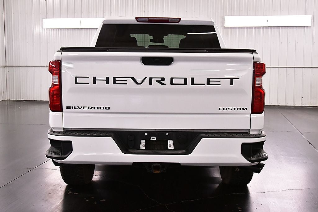 2025 Chevrolet Silverado 1500 Custom Dark Essentials