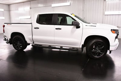 2025 Chevrolet Silverado 1500 Custom Dark Essentials