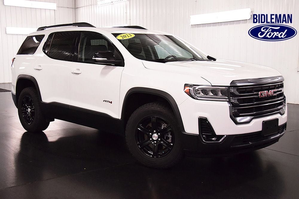 2023 GMC Acadia AT4