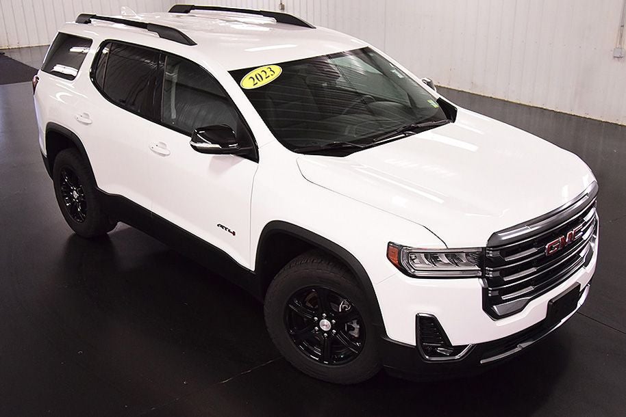 2023 GMC Acadia AT4