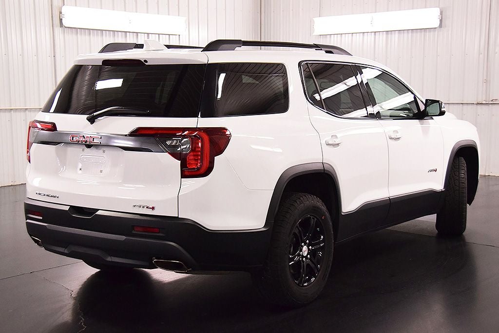 2023 GMC Acadia AT4