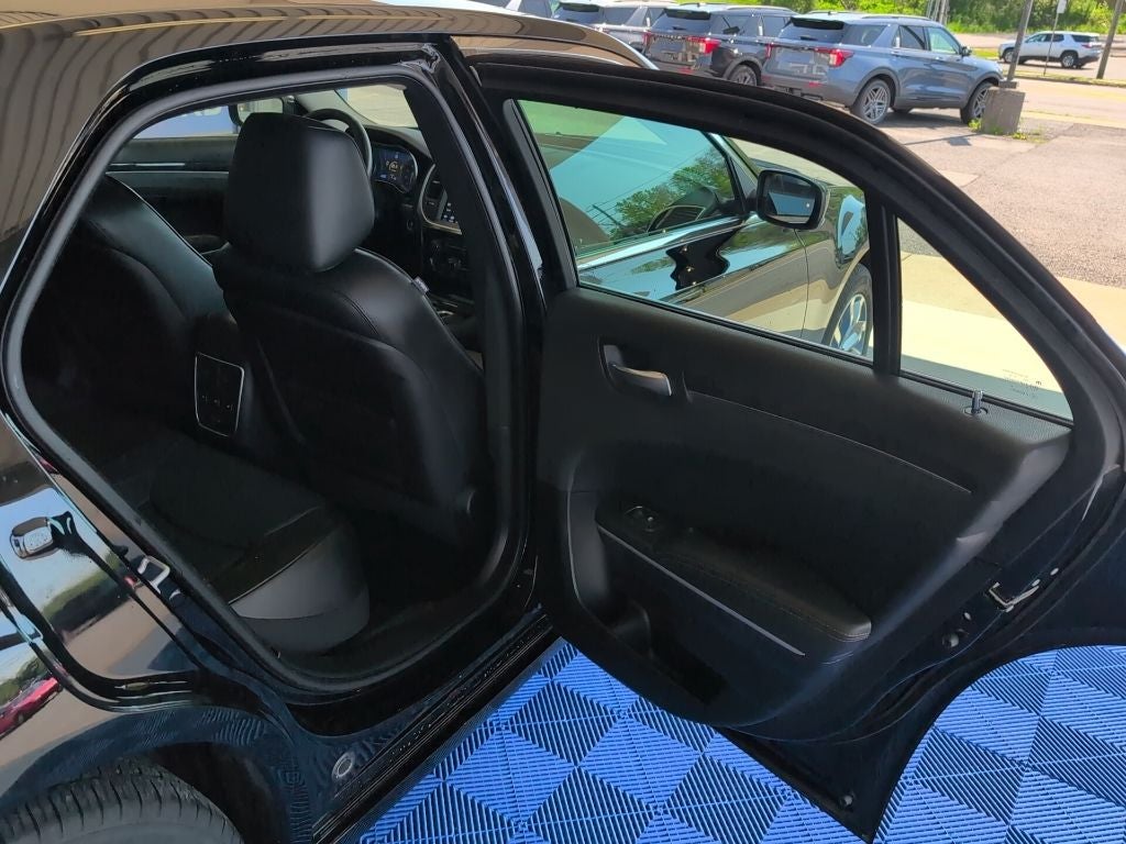 2021 Chrysler 300 Touring