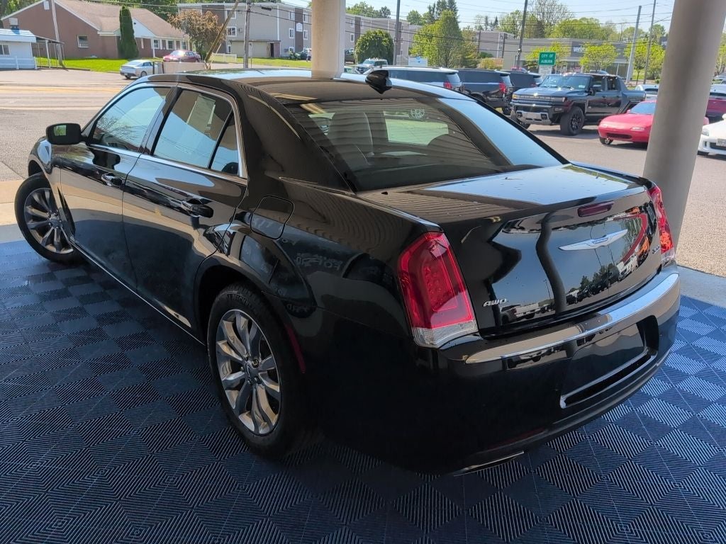 2021 Chrysler 300 Touring