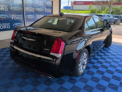 2021 Chrysler 300 Touring