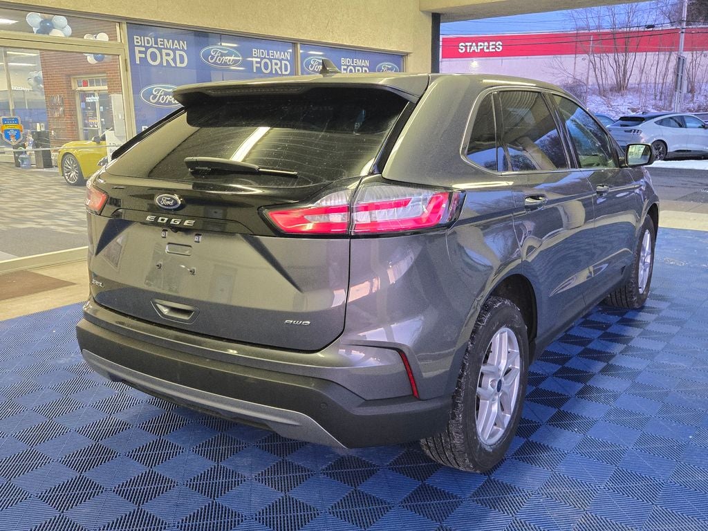 2022 Ford Edge SEL