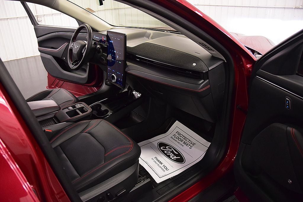 2025 Ford Mustang Mach-E Premium Sport