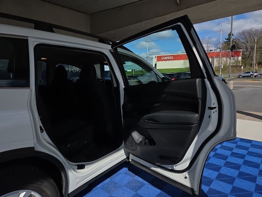 2023 Subaru Ascent Base